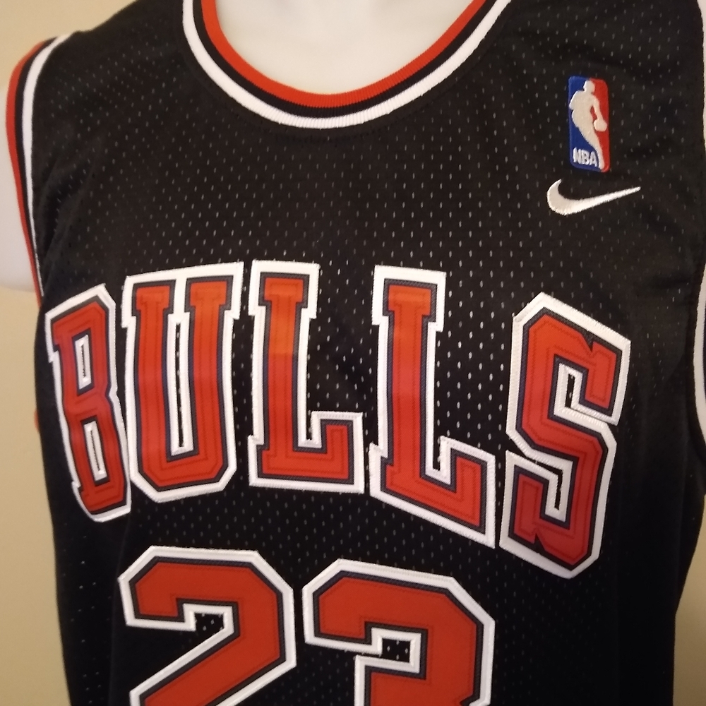Michael Jordan Chicago Bulls Jersey 23 XL NWT - Picture 2 of 10